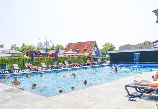 buitenzwembad (1).JPG