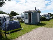 Luxe comfortplaats met privé sanitair in Burgh-Haamstede Camping Ginsterveld 1.JPG